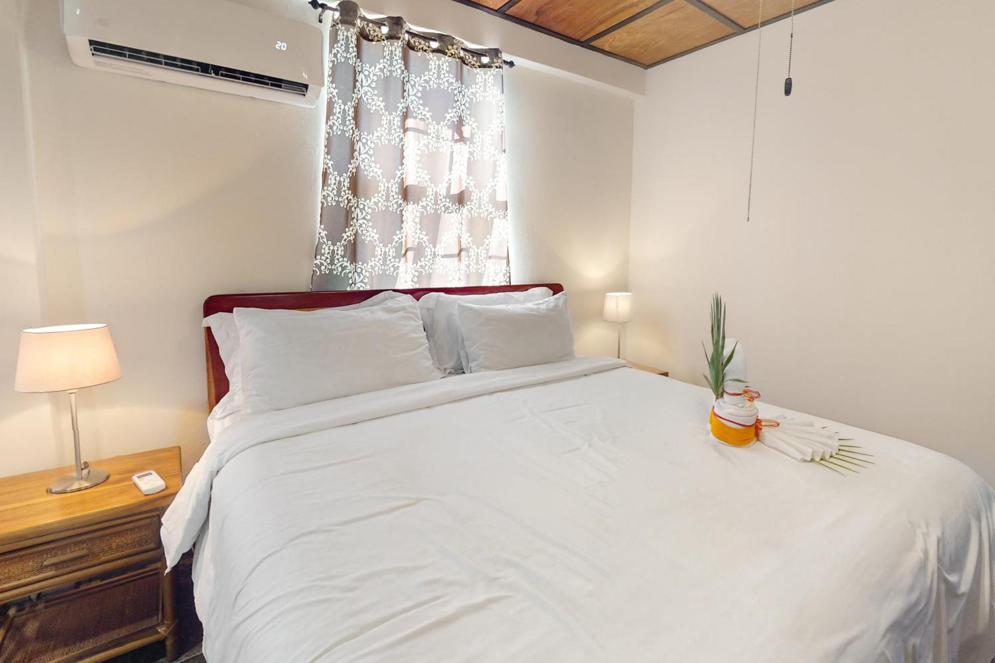 Hummingbird Home Suites San Pedro  Kamer foto
