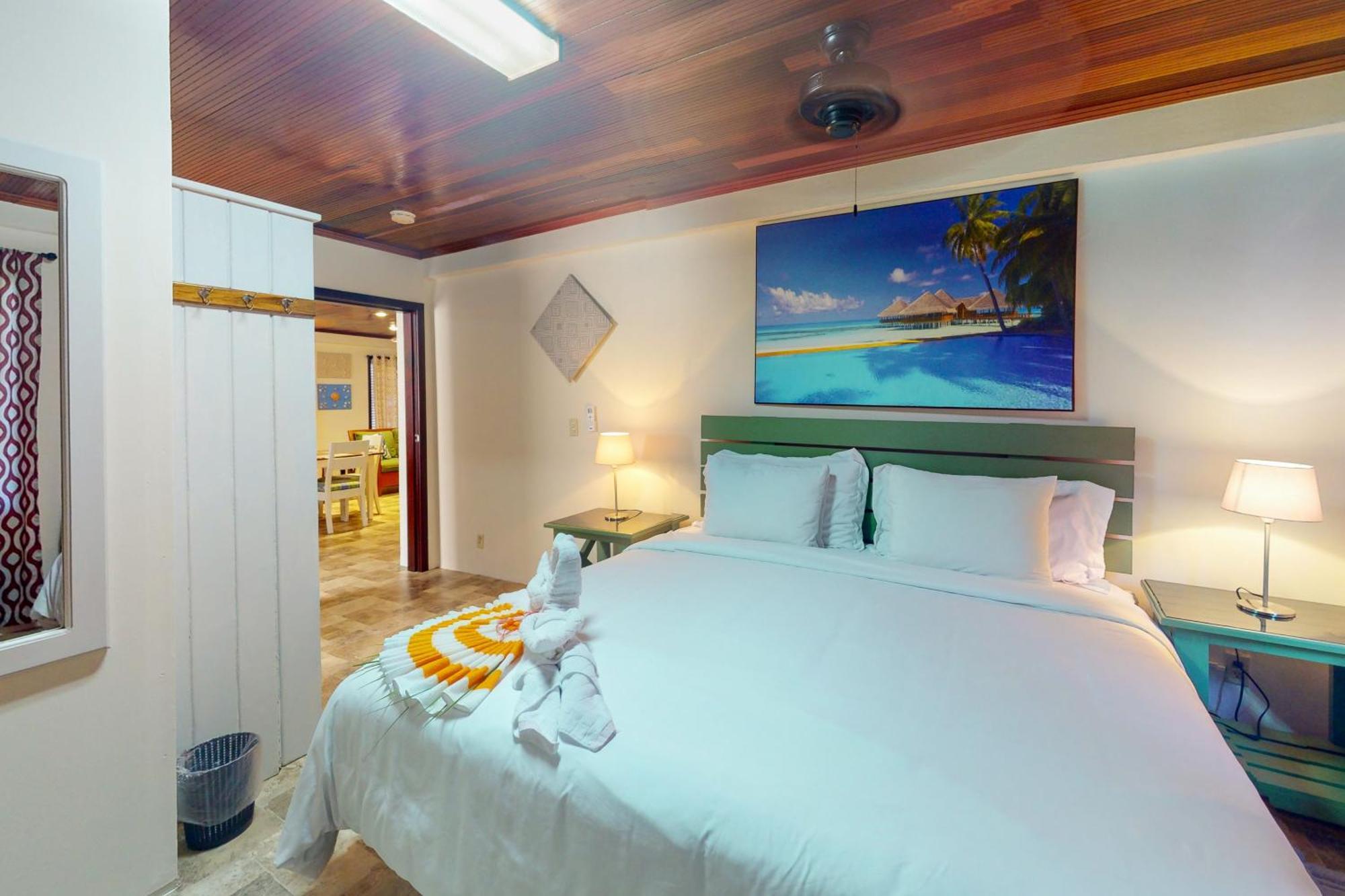 Hummingbird Home Suites San Pedro  Kamer foto