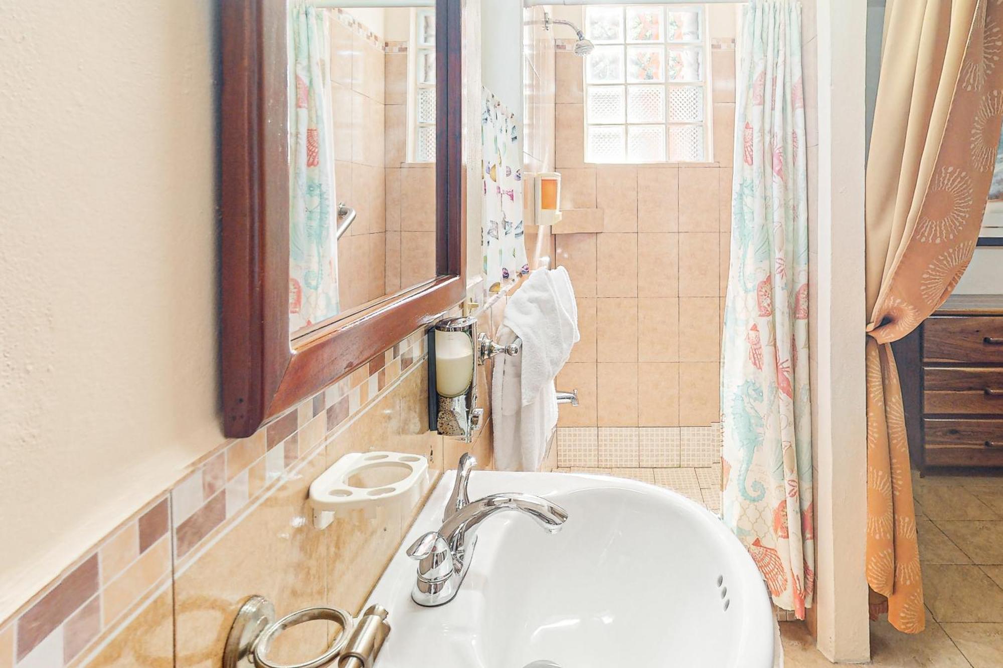 Hummingbird Home Suites San Pedro  Kamer foto
