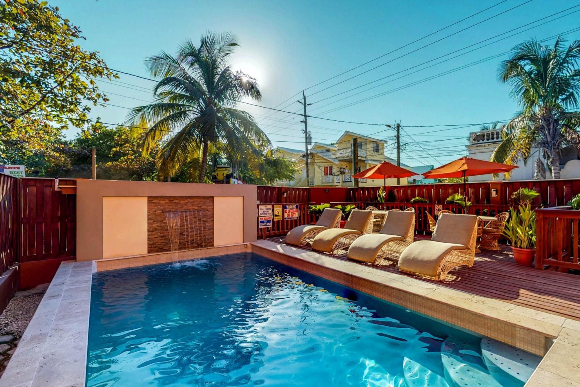Hummingbird Home Suites San Pedro  Kamer foto